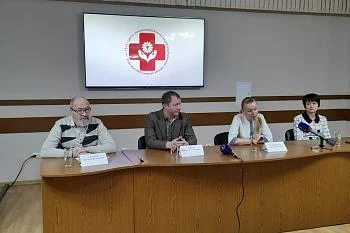 Медики напомнили жителям региона о соблюдении мер безопасности в новогодние праздники