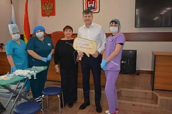 Станция переливания крови Калининградской области организовала День донора в региональном парламенте