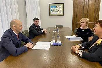 Алексей Беспрозванных поздравил медиков областной станции переливания крови с высокой оценкой их работы