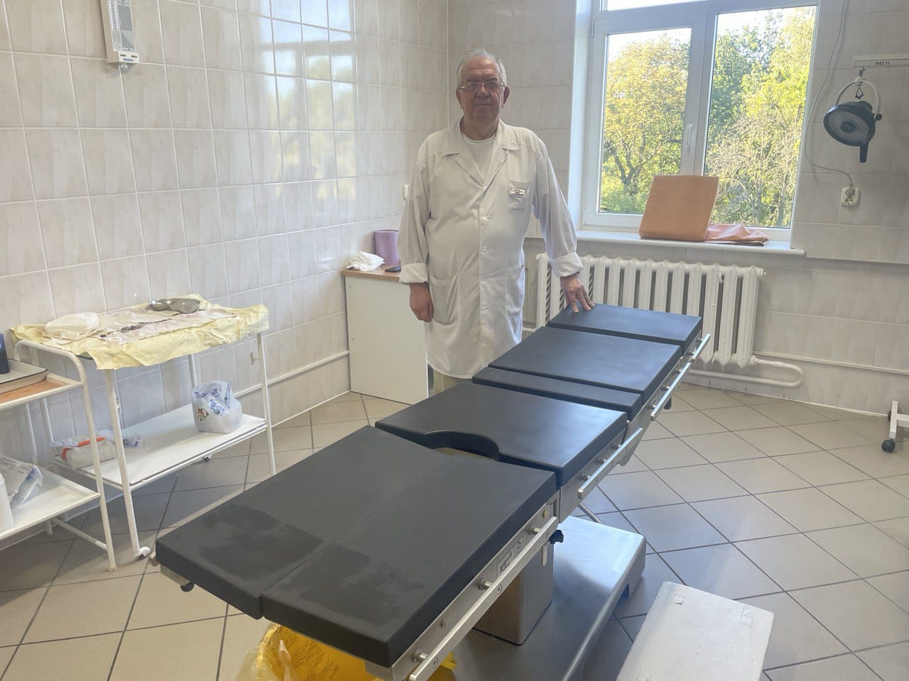 Черняховская больница получила два новых операционных стола